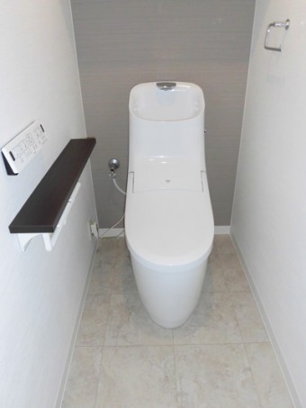 ウォールナット×ブラックでシックなキッチンに